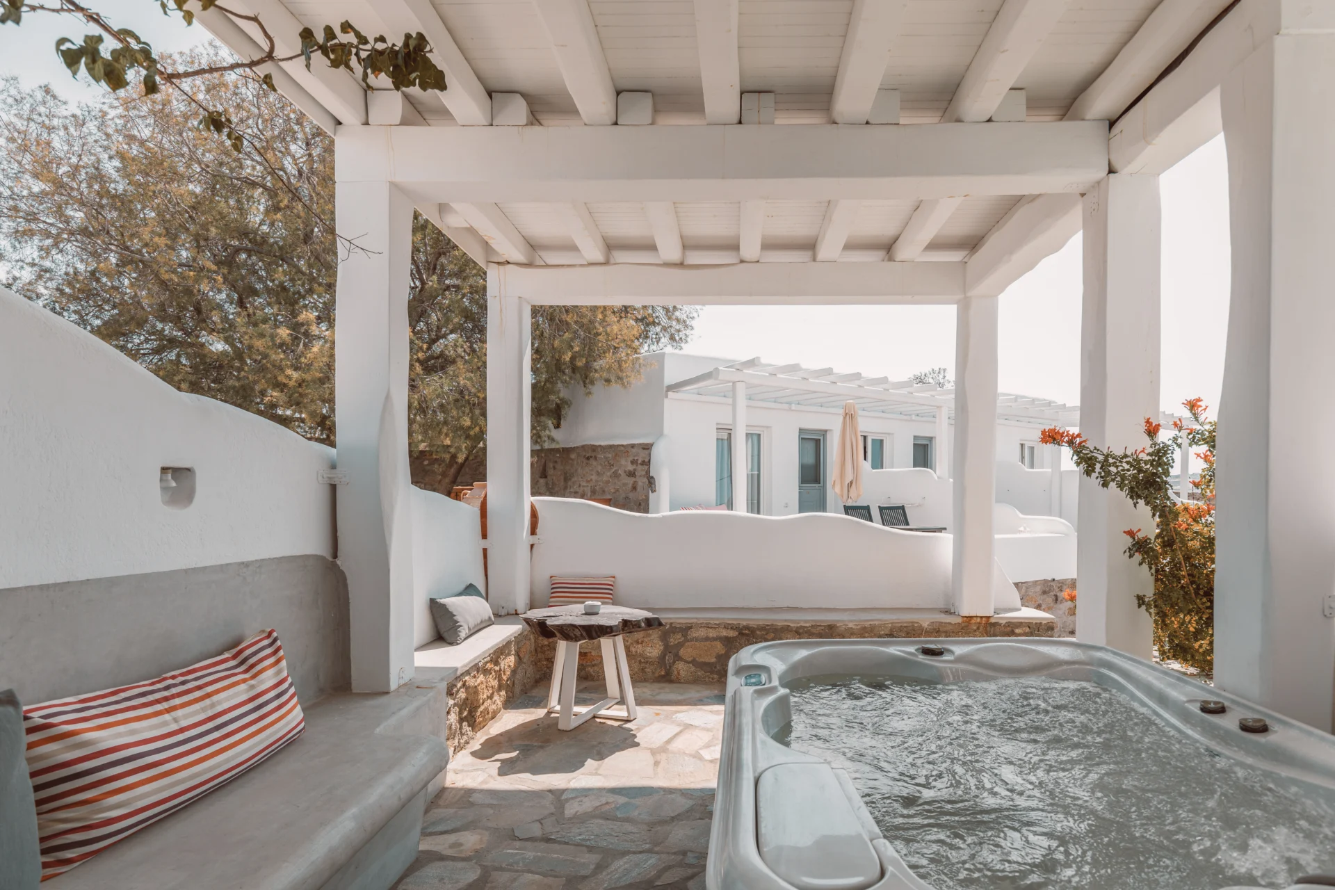 Superior Suite with Outdoor Hot Tub and Partial Sea View - Villa Konstantin